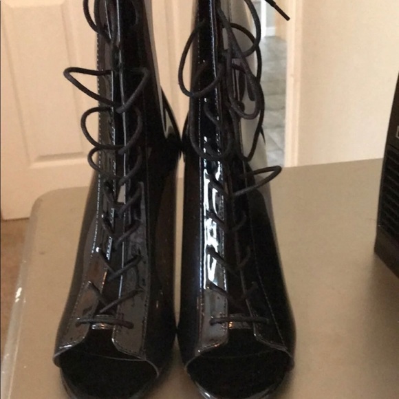 Black booties clear - Picture 2 of 2